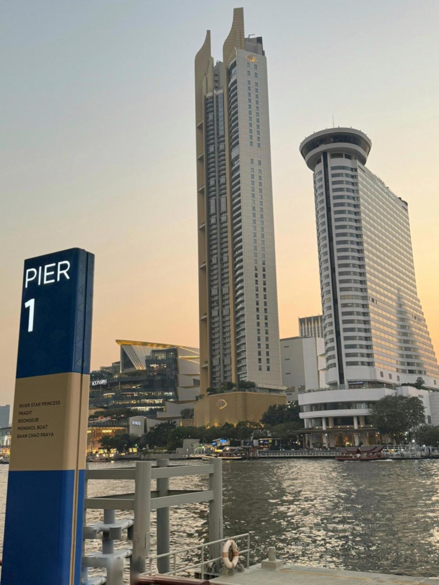 Holiday Inn Express & Suites Bangkok Central Pier By Ihg Exterior foto