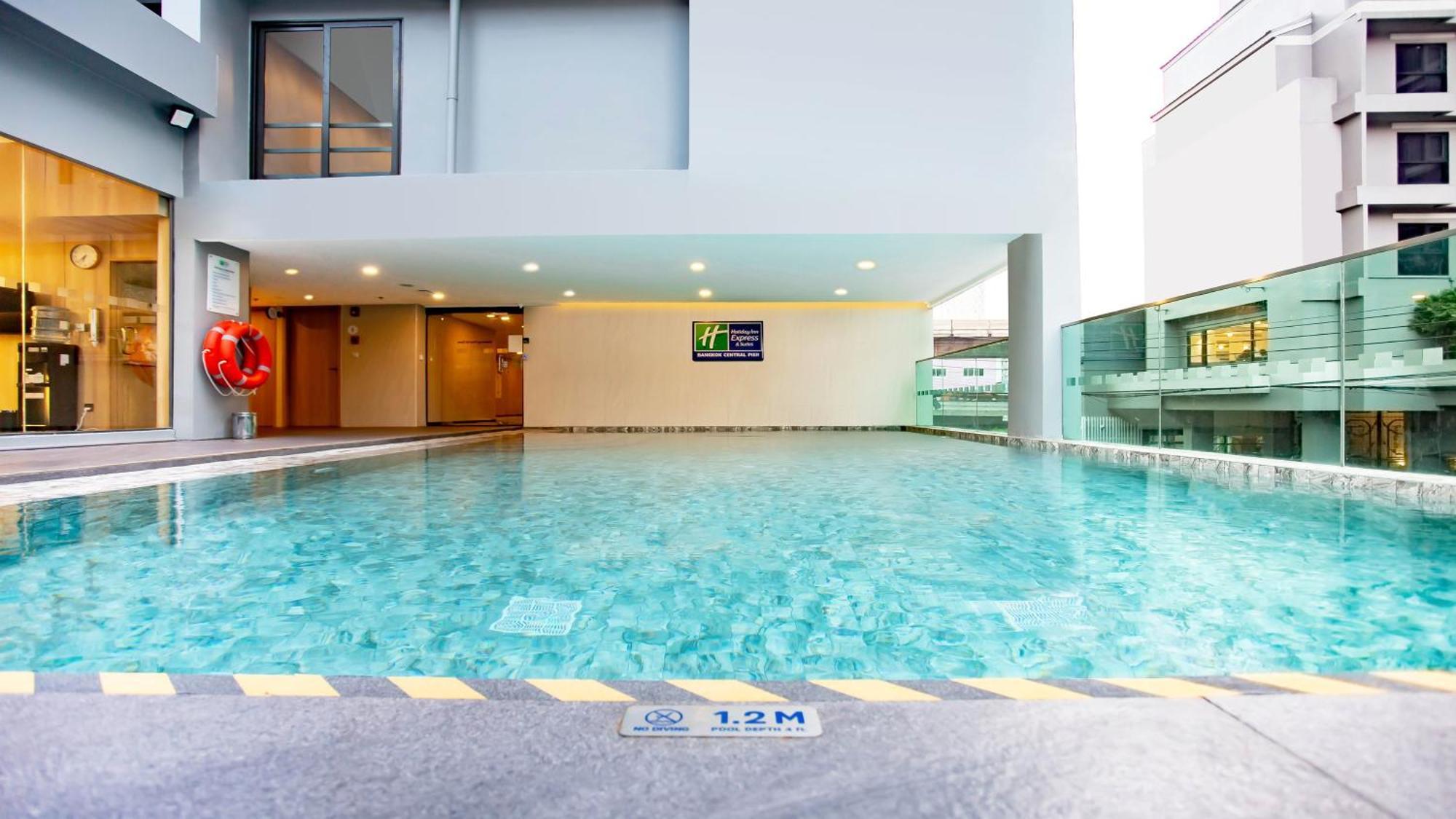 Holiday Inn Express & Suites Bangkok Central Pier By Ihg Exterior foto