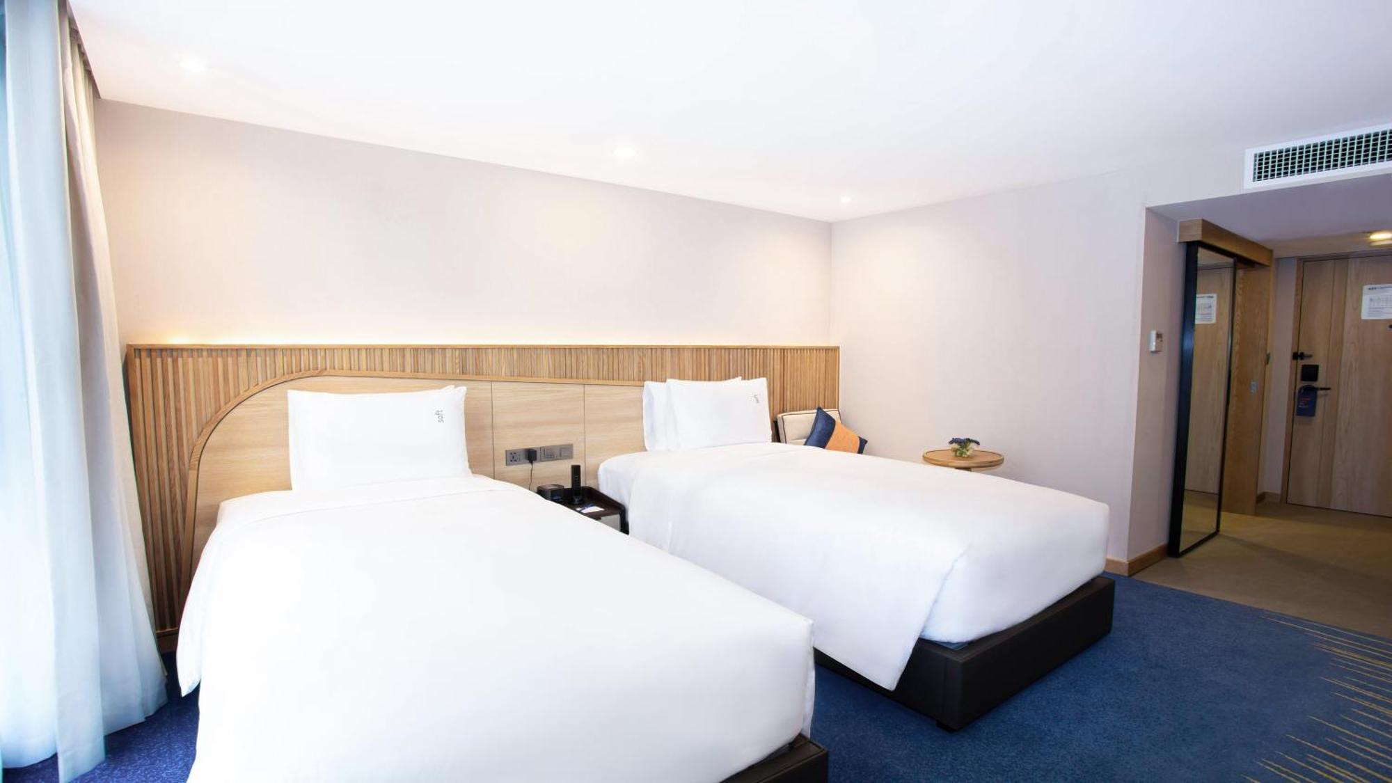 Holiday Inn Express & Suites Bangkok Central Pier By Ihg Exterior foto