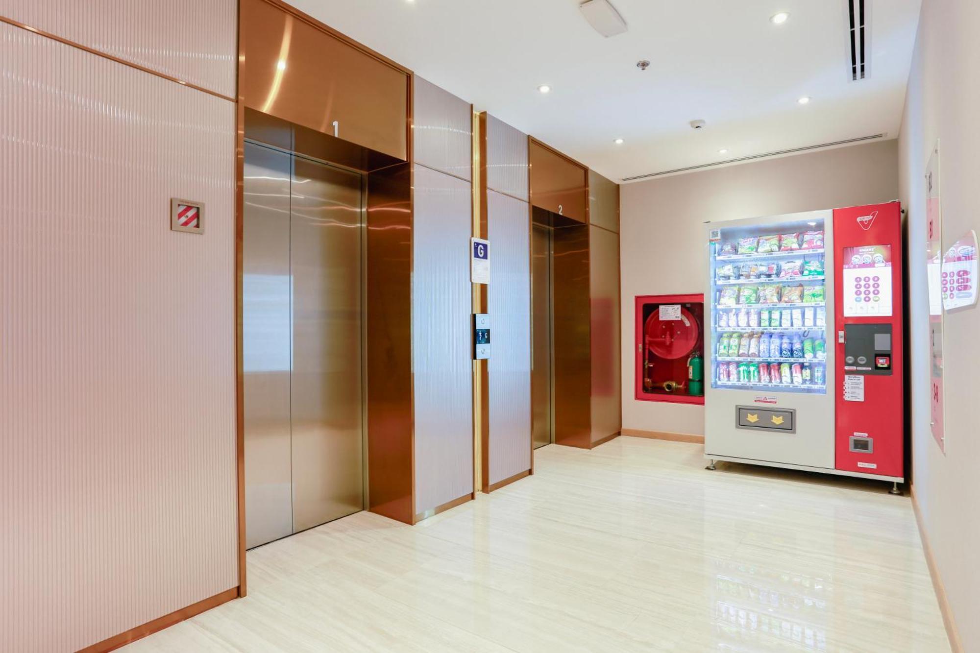 Holiday Inn Express & Suites Bangkok Central Pier By Ihg Exterior foto