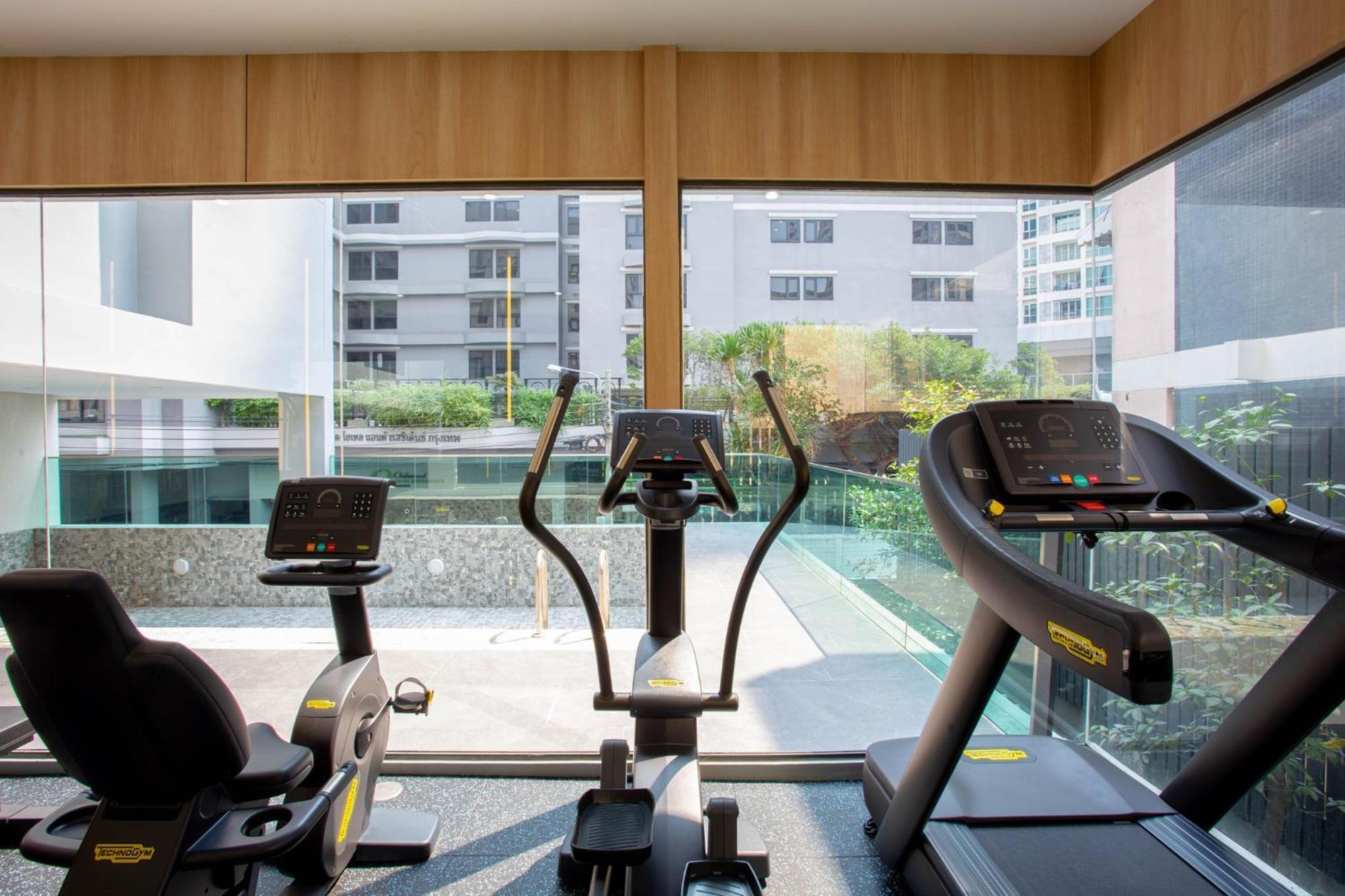 Holiday Inn Express & Suites Bangkok Central Pier By Ihg Exterior foto