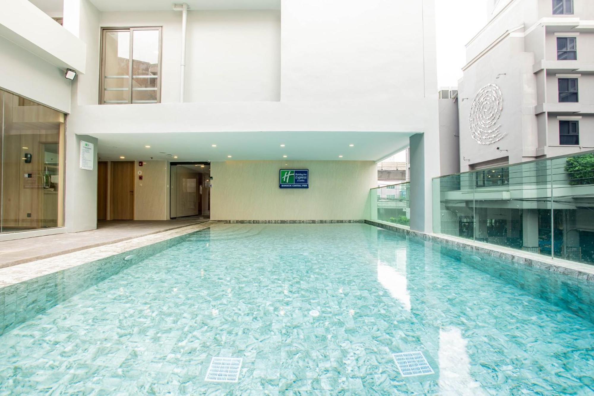 Holiday Inn Express & Suites Bangkok Central Pier By Ihg Exterior foto