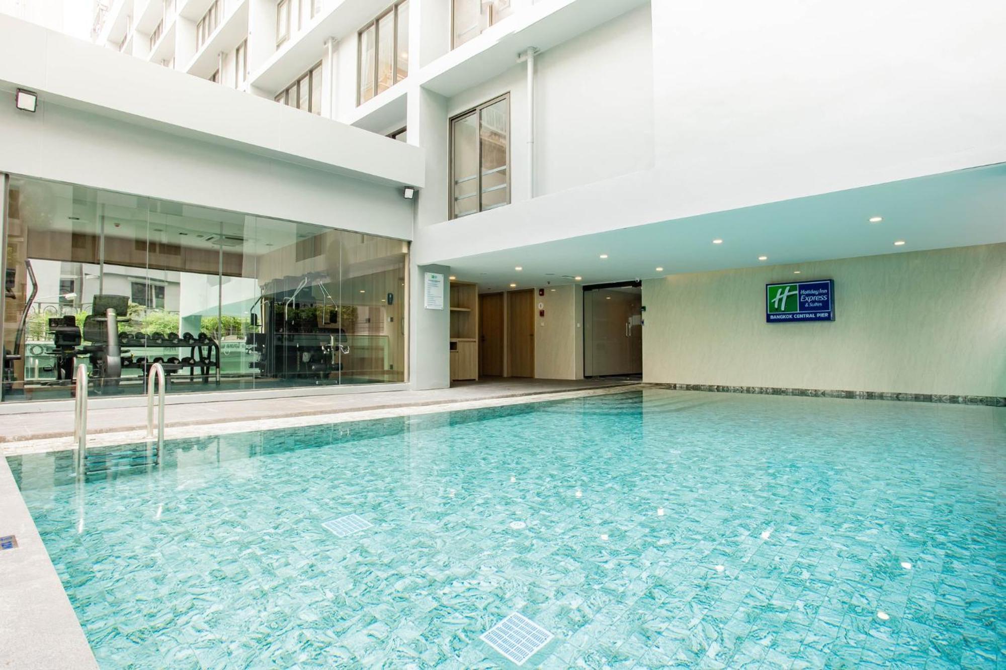 Holiday Inn Express & Suites Bangkok Central Pier By Ihg Exterior foto